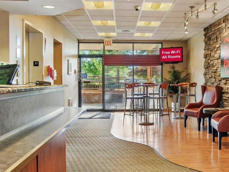 Red Roof Inn Cleveland Airport - Мидлберг-Хайтс Экстерьер фото